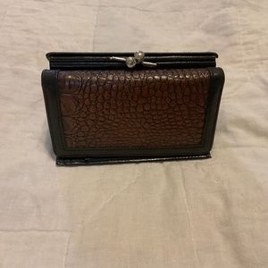 Brahmin kisslock wallet